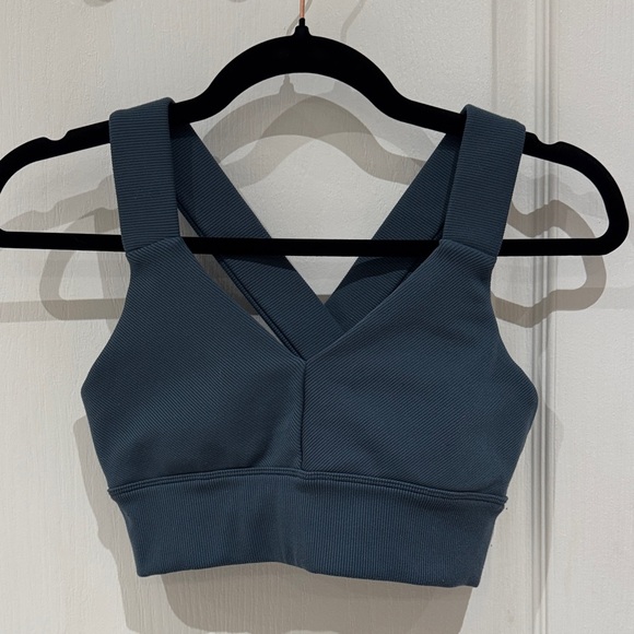 Alo Emulate Bra - Picture 4 of 6